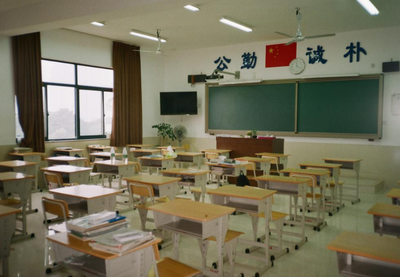 学校教室安装信号屏蔽器是否有穿墙效果？